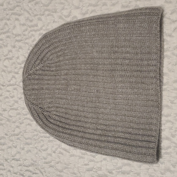 NWT  KATE SPADE  KNIT  BEANIE  WITH  FAUX  PEARLS - Picture 3 of 6